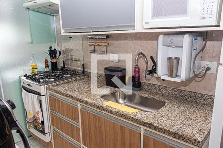 Cozinha de apartamento à venda com 2 quartos, 55m² em Vila Inglesa, São Paulo
