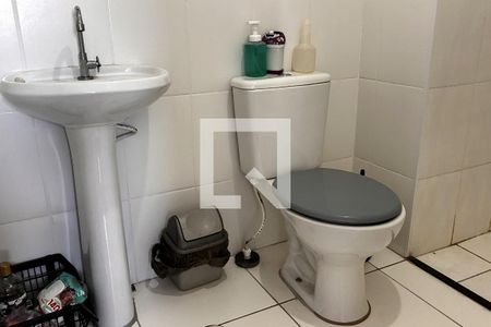 Banheiro social de apartamento para alugar com 2 quartos, 46m² em Americanópolis, São Paulo