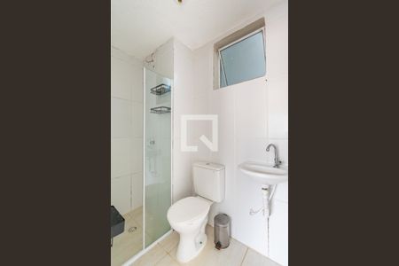 Banheiro de kitnet/studio para alugar com 1 quarto, 28m² em Vila Mira, São Paulo