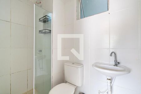 Banheiro de kitnet/studio para alugar com 1 quarto, 28m² em Vila Mira, São Paulo