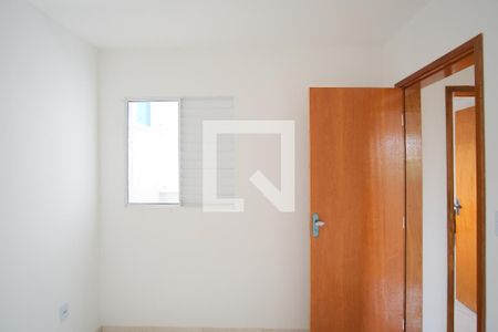 Quarto 1 de apartamento para alugar com 2 quartos, 44m² em Penha de França, São Paulo