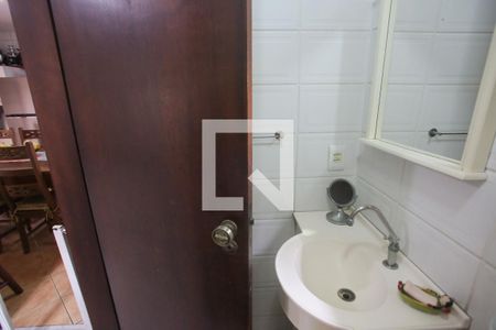 Banheiro de Serviço de casa de condomínio à venda com 6 quartos, 320m² em Jacarepaguá, Rio de Janeiro