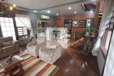 Sala de Estar de casa de condomínio à venda com 6 quartos, 320m² em Jacarepaguá, Rio de Janeiro