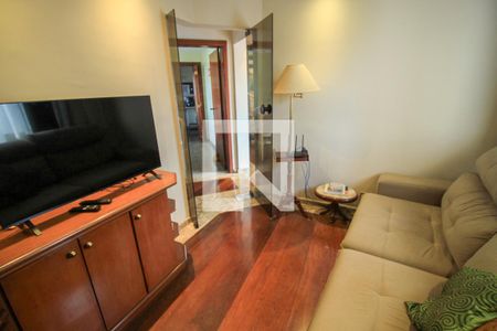 Sala de TV de apartamento à venda com 3 quartos, 309m² em Vila Regente Feijó, São Paulo