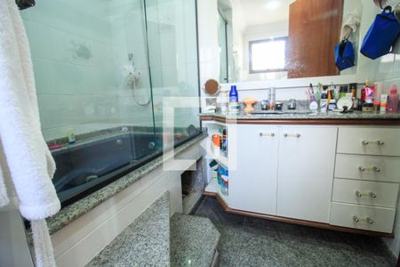 Banheiro Suíte 2 de apartamento à venda com 3 quartos, 309m² em Vila Regente Feijó, São Paulo