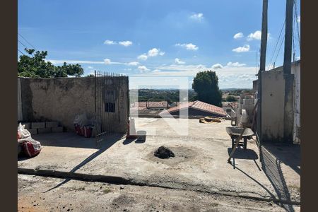 Quintal de casa à venda com 1 quarto, 70m² em  Jardim Santo Expedito, Campinas