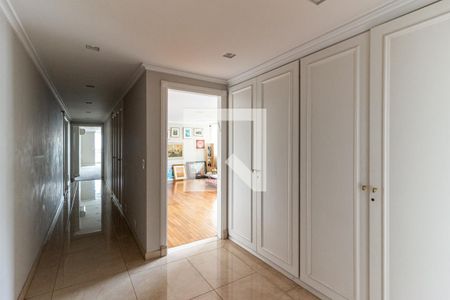 Corredor de apartamento à venda com 3 quartos, 380m² em Santa Cecilia, São Paulo