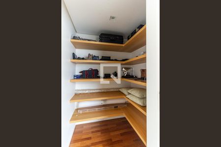 Banheiro da Suíte 1 - Armário de apartamento à venda com 3 quartos, 380m² em Santa Cecilia, São Paulo