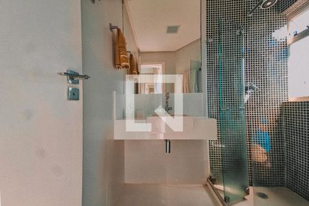 Banheiro suite de apartamento para alugar com 1 quarto, 57m² em Barra, Salvador