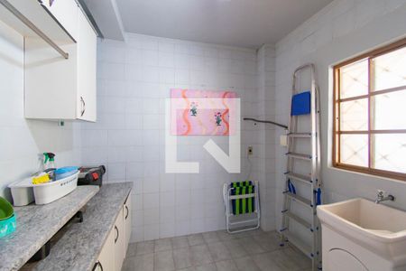 Área de Serviço de casa à venda com 4 quartos, 240m² em Niterói, Canoas