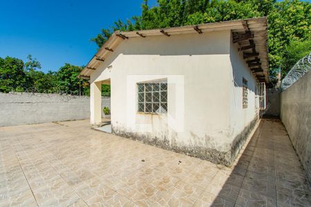 Quintal de casa à venda com 4 quartos, 240m² em Niterói, Canoas