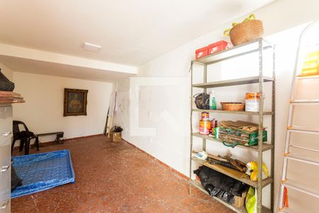 Garagem de casa à venda com 5 quartos, 300m² em Indianópolis, São Paulo