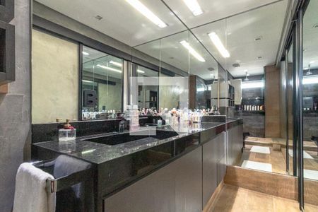 Banheiro da Suíte de apartamento para alugar com 1 quarto, 113m² em Vila Nova Conceição, São Paulo