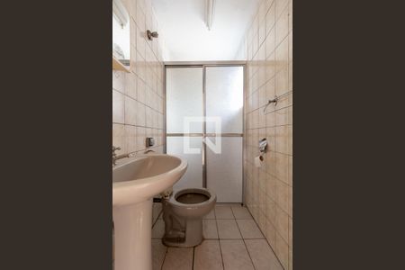 Banheiro de casa para alugar com 1 quarto, 60m² em Parque Boturussu, São Paulo