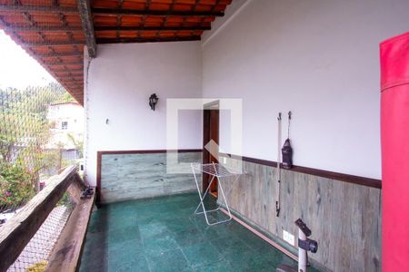 Varanda de casa de condomínio à venda com 3 quartos, 199m² em São Francisco, Niterói