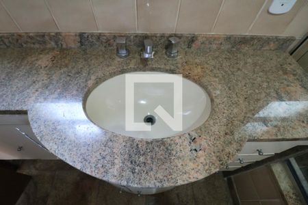 Banheiro Suíte de apartamento para alugar com 4 quartos, 228m² em Vila Maia, Guarujá