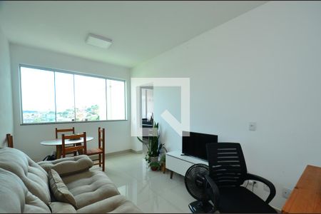 Sala de estar de apartamento à venda com 2 quartos, 60m² em Santa Efigênia, Belo Horizonte