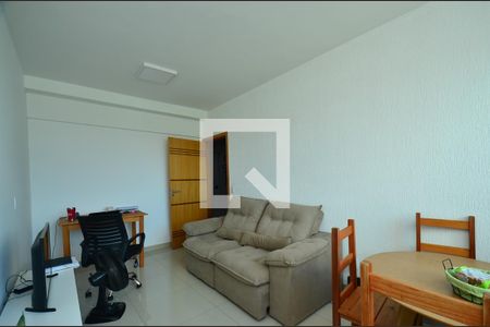 Sala de estar de apartamento à venda com 2 quartos, 60m² em Santa Efigênia, Belo Horizonte