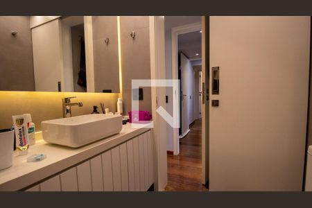 Banheiro da Suíte 2 de apartamento à venda com 4 quartos, 205m² em Barra da Tijuca, Rio de Janeiro