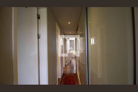 Corredor de apartamento à venda com 4 quartos, 205m² em Barra da Tijuca, Rio de Janeiro