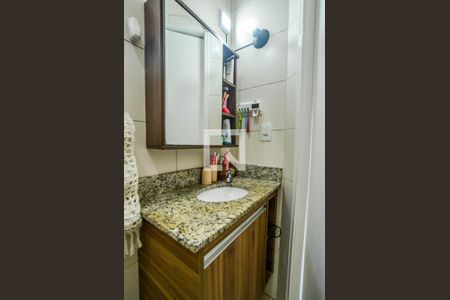 Banheiro de apartamento à venda com 2 quartos, 96m² em Vila Vitória, Santo André