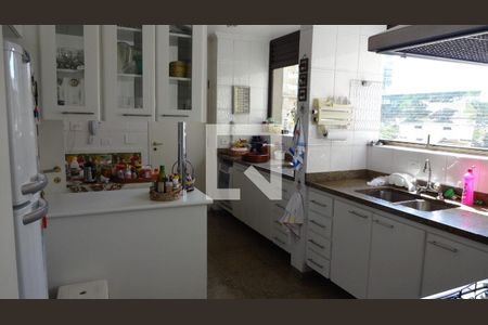 Apartamento à venda com 3 quartos, 225m² em Itaim Bibi, São Paulo