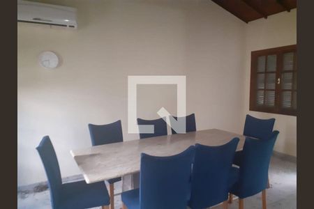 Casa à venda com 4 quartos, 230m² em Itaipu, Niterói