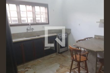 Casa à venda com 4 quartos, 230m² em Itaipu, Niterói