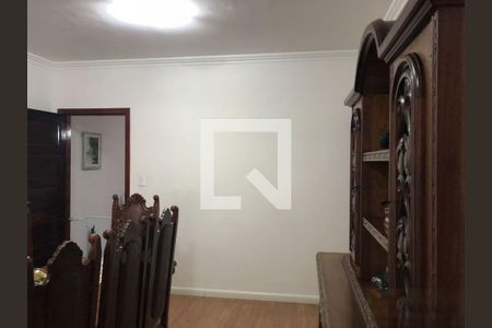 Casa à venda com 5 quartos, 200m² em Jardim Monte Kemel, São Paulo