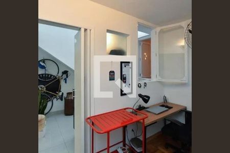 Casa à venda com 2 quartos, 95m² em Vila Anastácio, São Paulo