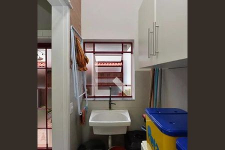 Casa à venda com 2 quartos, 95m² em Vila Anastácio, São Paulo