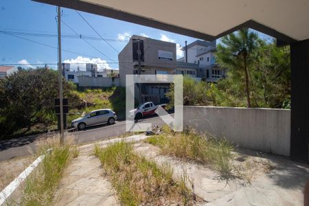 Garagem de casa à venda com 3 quartos, 180m² em Guarujá, Porto Alegre