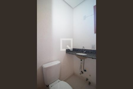 Banheiro de casa à venda com 3 quartos, 180m² em Guarujá, Porto Alegre