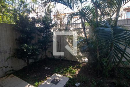 Quintal de casa à venda com 3 quartos, 180m² em Guarujá, Porto Alegre
