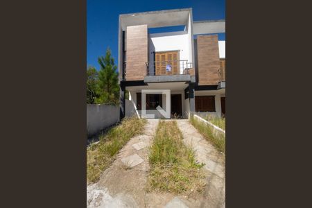 Garagem de casa à venda com 3 quartos, 180m² em Guarujá, Porto Alegre