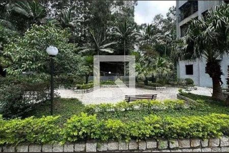 Apartamento à venda com 3 quartos, 215m² em Vila Suzana, São Paulo