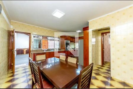 Casa à venda com 3 quartos, 278m² em Vila Carrão, São Paulo