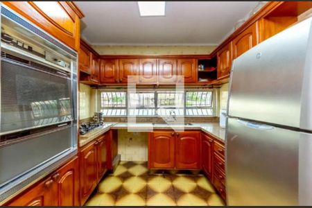 Casa à venda com 3 quartos, 278m² em Vila Carrão, São Paulo