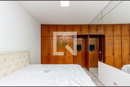 Casa à venda com 3 quartos, 278m² em Vila Carrão, São Paulo