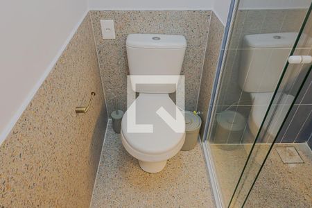 Banheiro de kitnet/studio à venda com 1 quarto, 28m² em Pinheiros, São Paulo