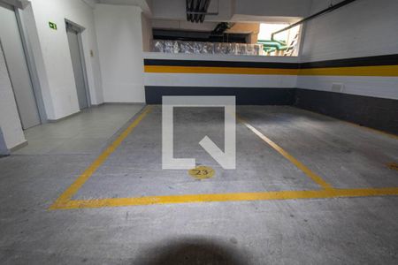 Garagem de kitnet/studio para alugar com 1 quarto, 17m² em Novo Mundo, Curitiba