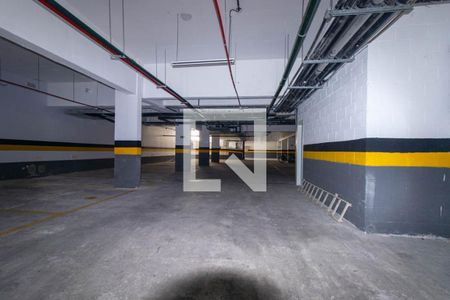 Garagem de kitnet/studio para alugar com 1 quarto, 17m² em Novo Mundo, Curitiba