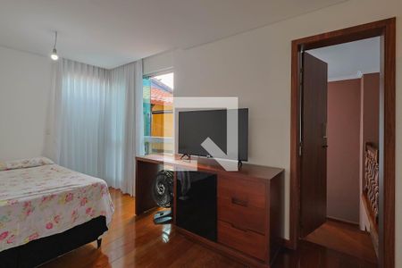Suíte 1 de casa à venda com 3 quartos, 300m² em Alto Caiçaras, Belo Horizonte