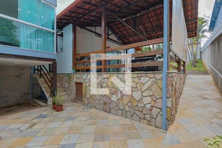 Área externa de casa à venda com 3 quartos, 300m² em Alto Caiçaras, Belo Horizonte