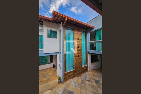 Fachada de casa à venda com 3 quartos, 300m² em Alto Caiçaras, Belo Horizonte