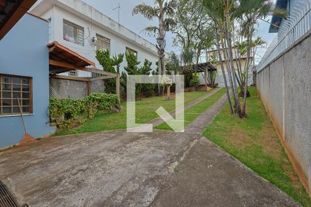 Área externa de casa à venda com 3 quartos, 300m² em Alto Caiçaras, Belo Horizonte