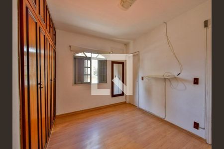 Casa à venda com 5 quartos, 327m² em Vila Mariana, São Paulo