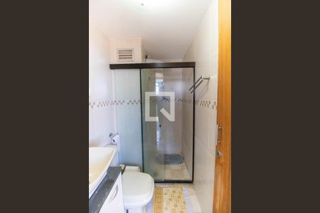 Banheiro de apartamento à venda com 2 quartos, 55m² em Fonseca, Niterói
