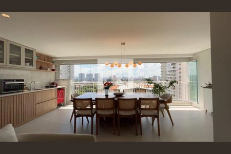 Apartamento à venda com 4 quartos, 136m² em Vila Anastácio, São Paulo