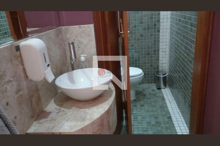 Casa à venda com 3 quartos, 244m² em Vila Antonina, São Paulo